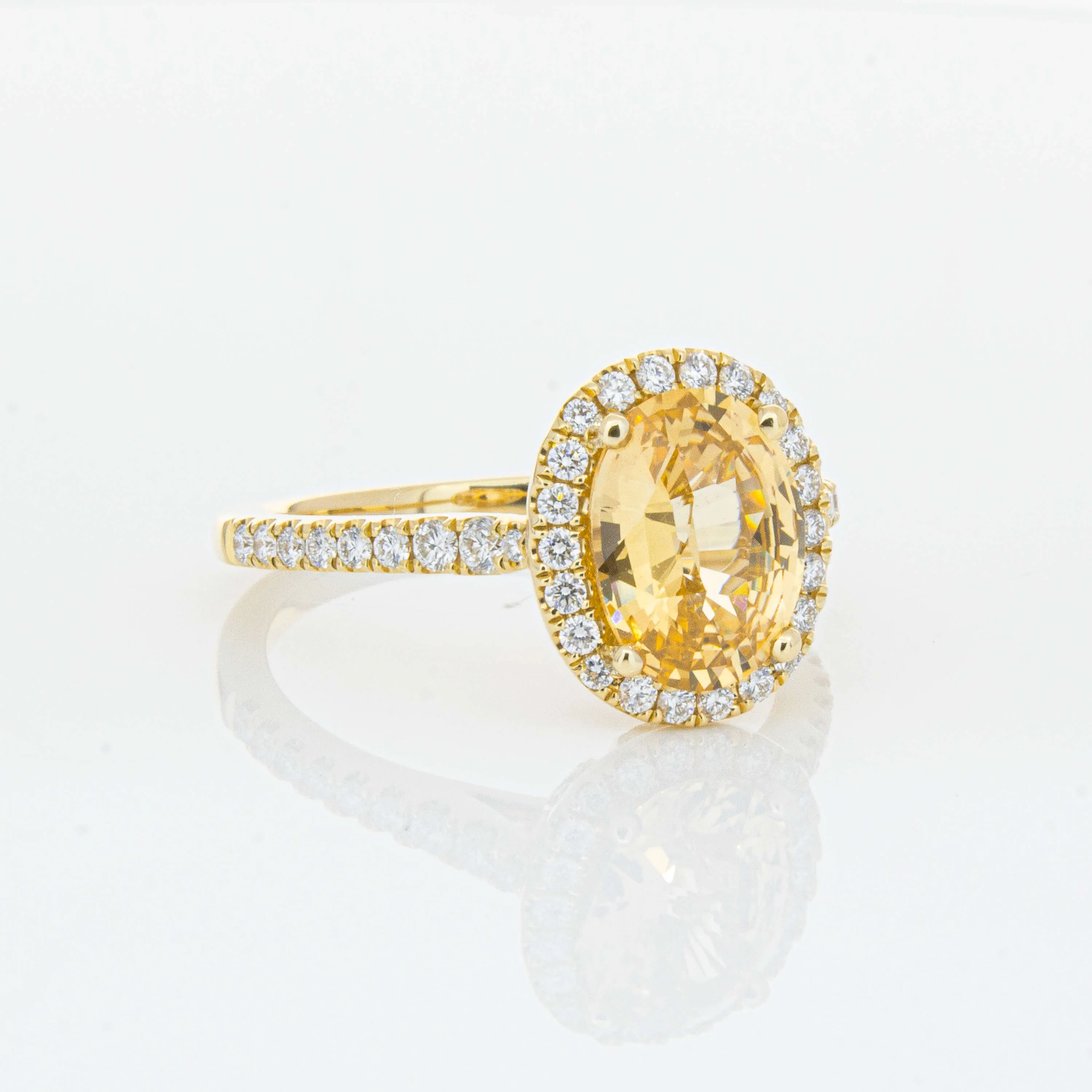 18ct Yellow Gold 2.52ct Peach Sapphire & Diamond Sierra Ring