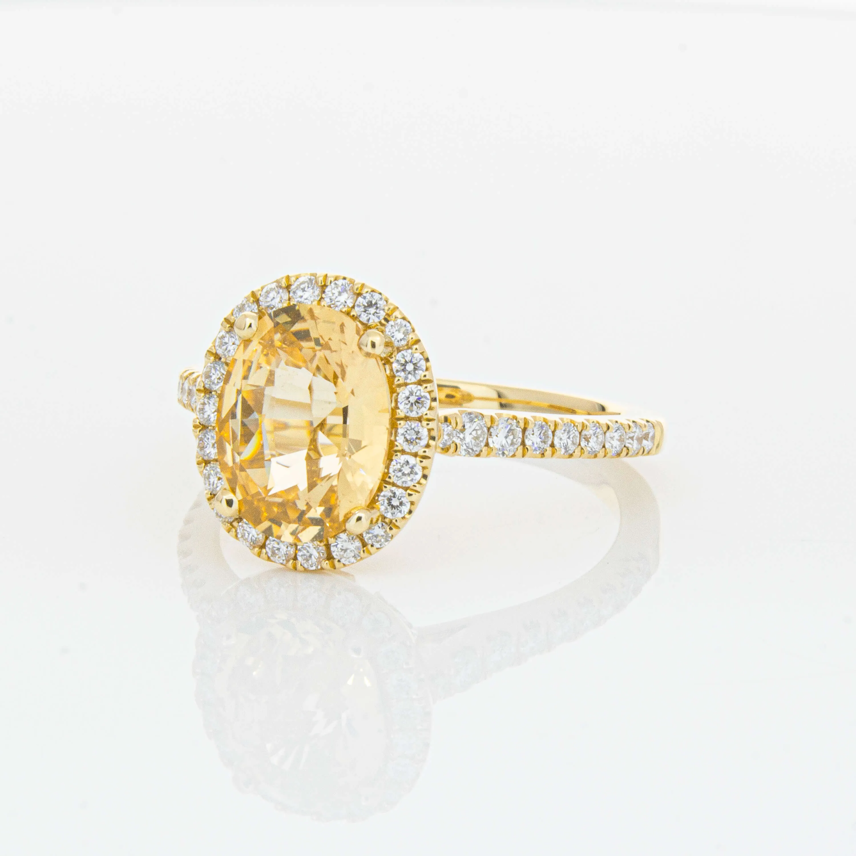 18ct Yellow Gold 2.52ct Peach Sapphire & Diamond Sierra Ring