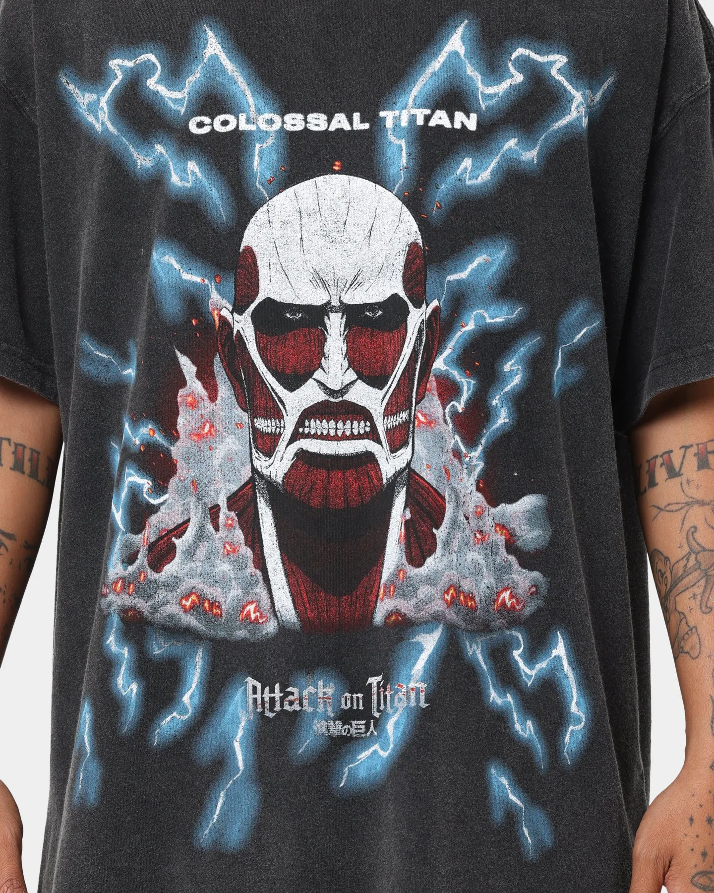 Goat Crew X Attack On Titan Colossal Titan Vintage T-Shirt Vintage Black