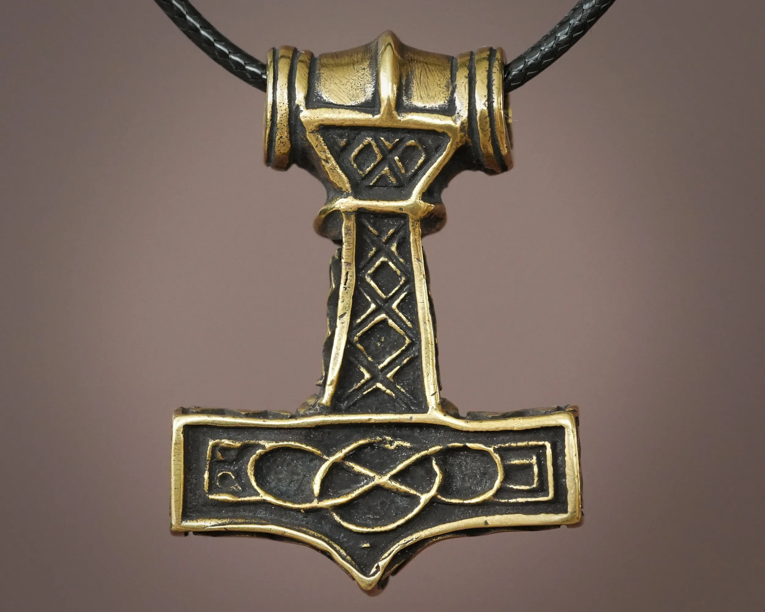 Handmade Viking Norse Thors Hammer Mjolnir Thor Pendant Necklace Jewery For Men And Women With Adjustable String