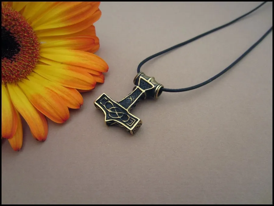 Handmade Viking Norse Thors Hammer Mjolnir Thor Pendant Necklace Jewery For Men And Women With Adjustable String