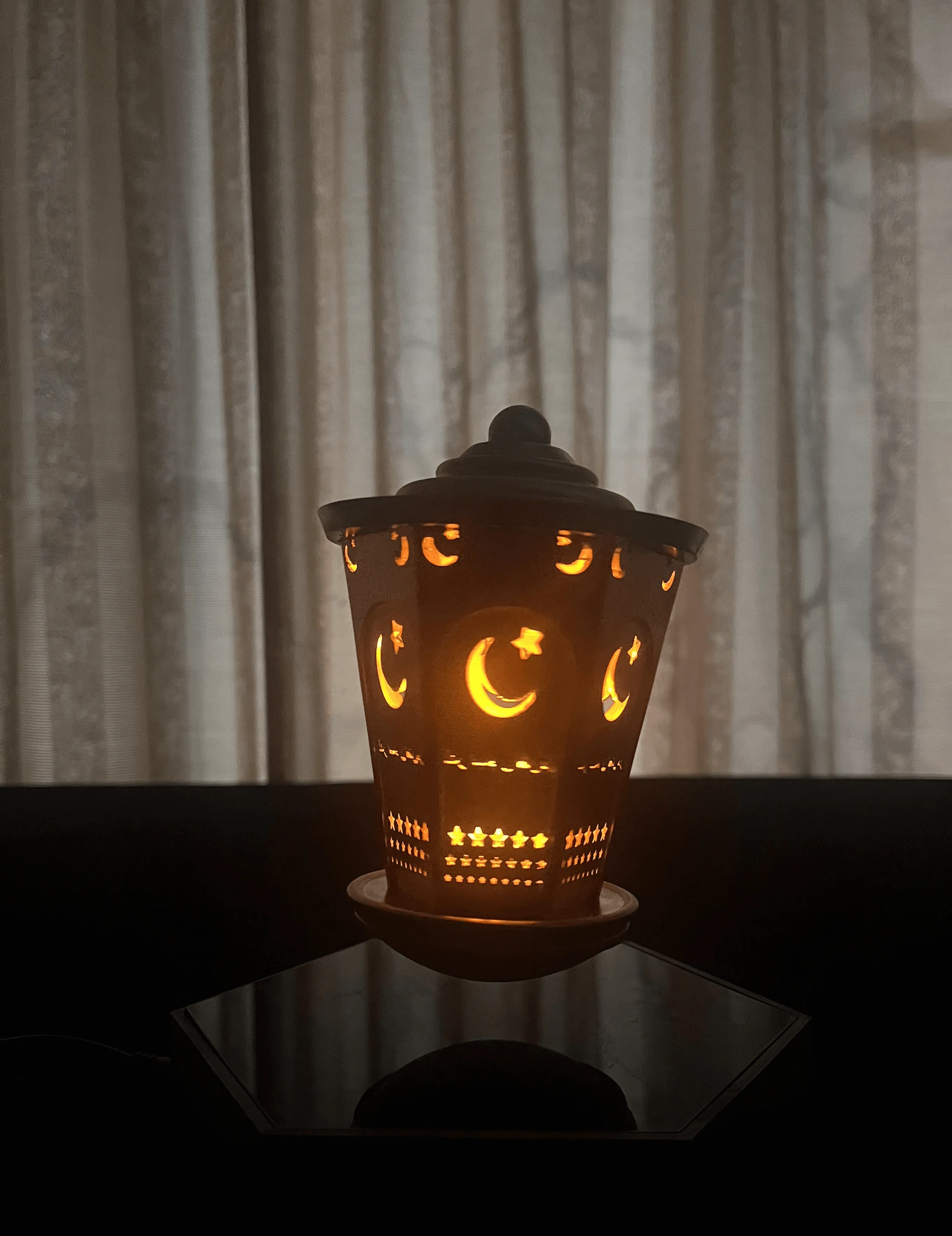 Novelty Desktop Ornaments - Desk Decor - Unique Desktop Decorations-Floating Handmade Ramadan Lantern - Magnetic Floating Islamic Lamp with Glowing Lights with Bluetooth Speaker and Remote-Controlled LED Lights