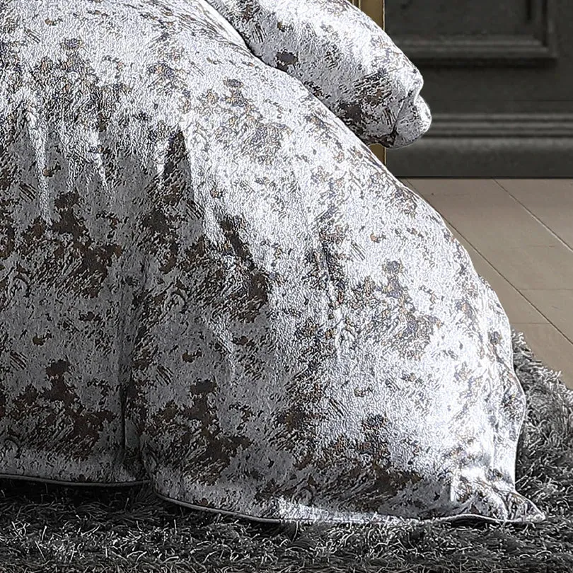 Trieste Silver Quilt Cover Set by Davinci